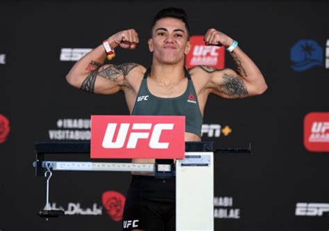 jessica andrade nude|Unfazed By Leaked Nudes, Andrade Is Making A Fortune On。